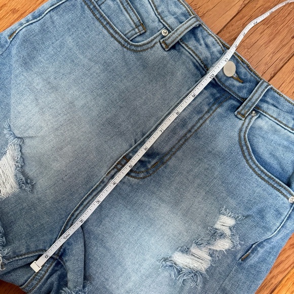 By Egreis Rory High Waist Cut Off Shorts Light Wash Size Small - Picture 5 of 9